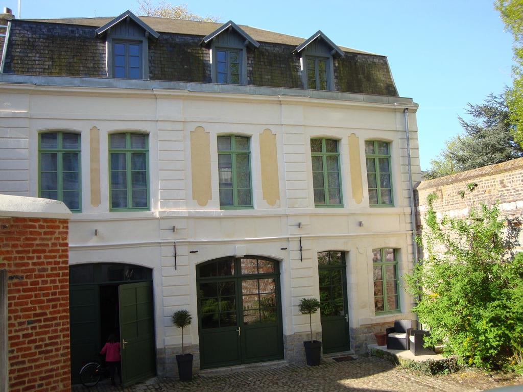 Bed and Breakfast La Cour Des Carmes Арас Екстер'єр фото